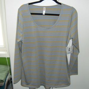 BNWT XL LulaRoe Lynnae Tee